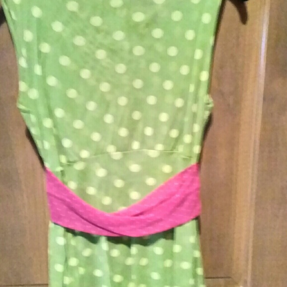 Green and white polka dot wrap top with pink belt - Picture 3 of 4